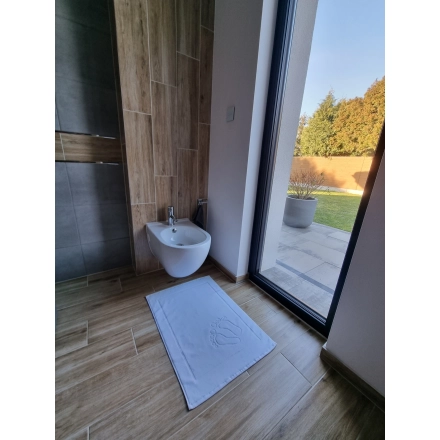 Dywanik hotelowy 100% bawełna 50x70 – odzież robocza Modern Company - inne ujęcie Dywanik hotelowy 100% bawełna 50x70 – odzież robocza Modern Company - inne ujęcie