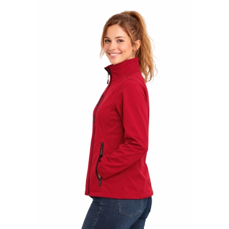 Kurtka Damska Softshell Z Kieszeniami Zapinanan Na Zamek Kolor Czerwony Widok Z Boku Kurtka Damska Softshell Z Kieszeniami Zapinanan Na Zamek Kolor Czerwony Widok Z Boku
